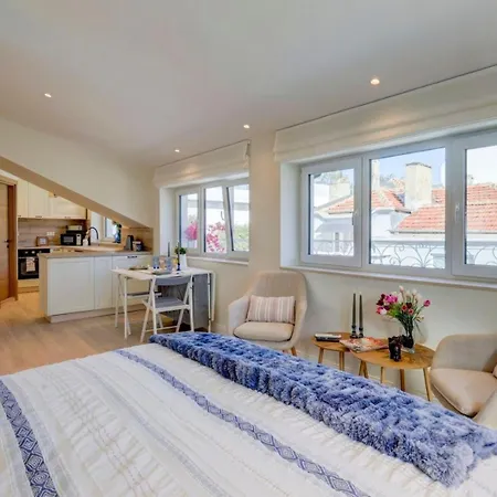 Sea-inspired Designer • Prime Location Apartment *